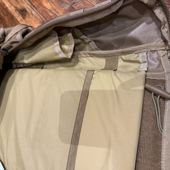 Mystery Ranch Blitz 30 - Picture 3 of 10